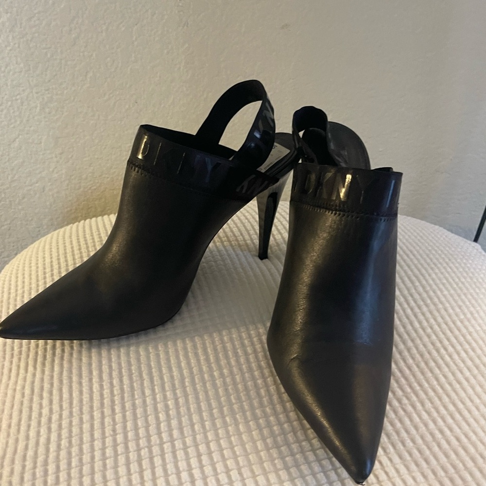 DKNY Black Heels reads 8.5 but fits a 7.5-8